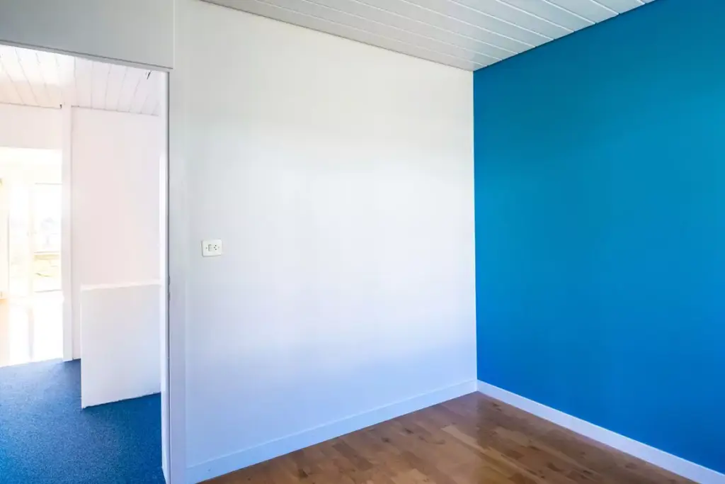 Painting and decorating service